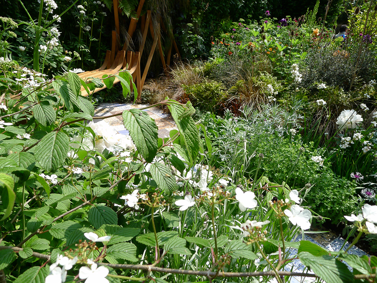 'Calm' Pre-seizure' planting in whites and greens